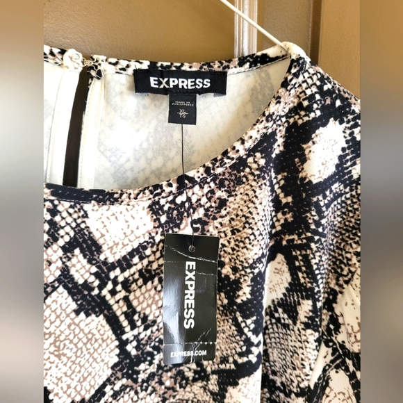Express SnakeskinTop - Picture 3 of 5